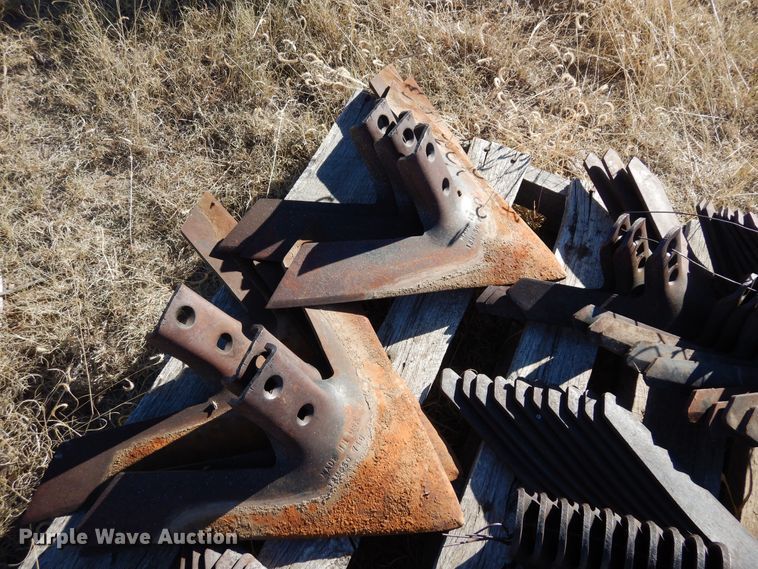 image for item MR9626 (74) cultivator sweeps