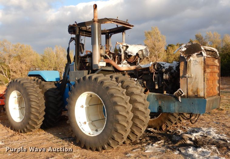 image for item MT9827 1998 New Holland 9282  4WD tractor