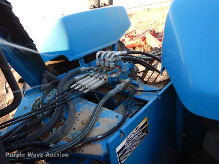 image for item MT9827 1998 New Holland 9282  4WD tractor