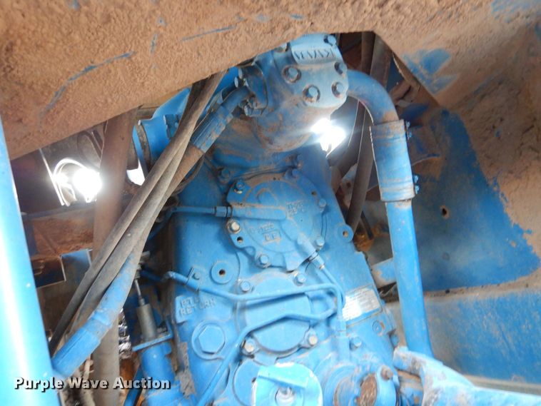 image for item MT9827 1998 New Holland 9282  4WD tractor