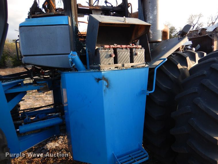 image for item MT9827 1998 New Holland 9282  4WD tractor