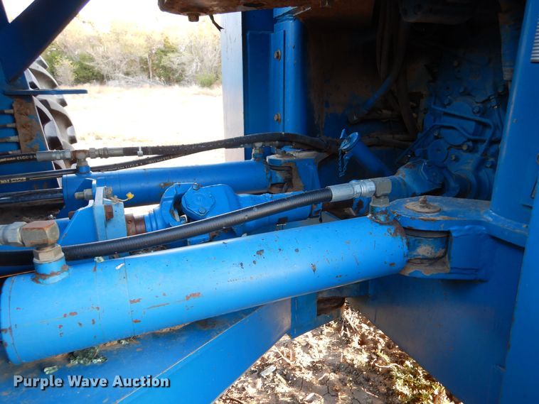 image for item MT9827 1998 New Holland 9282  4WD tractor