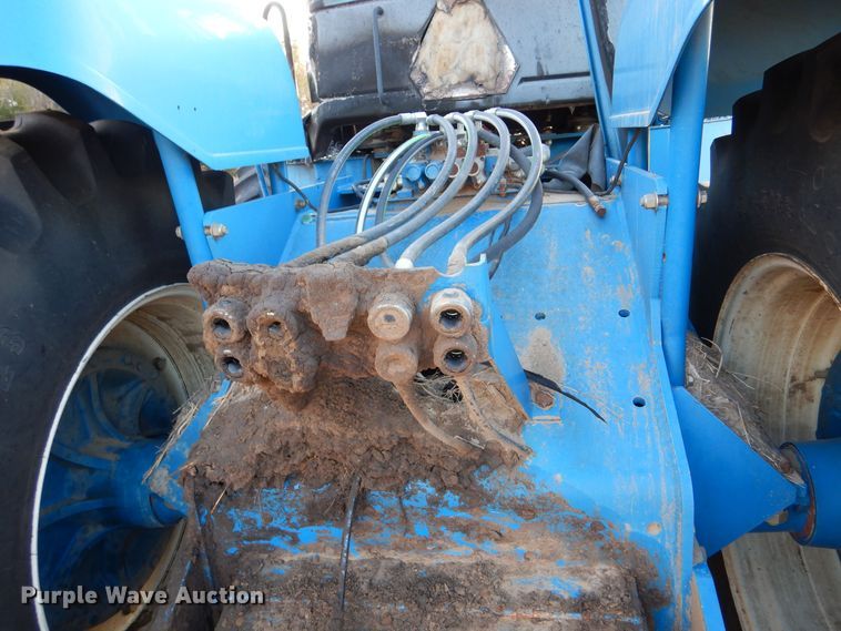 image for item MT9827 1998 New Holland 9282  4WD tractor