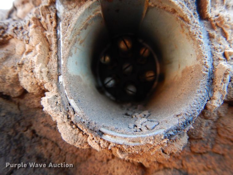 image for item MT9827 1998 New Holland 9282  4WD tractor