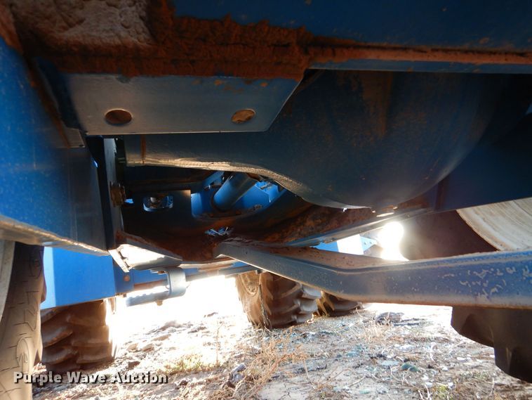 image for item MT9827 1998 New Holland 9282  4WD tractor