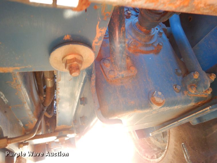 image for item MT9827 1998 New Holland 9282  4WD tractor