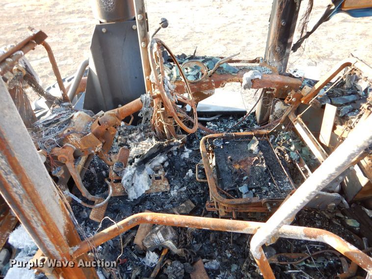 image for item MT9827 1998 New Holland 9282  4WD tractor