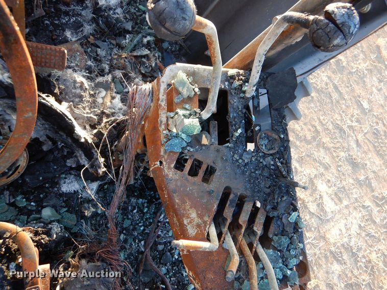 image for item MT9827 1998 New Holland 9282  4WD tractor