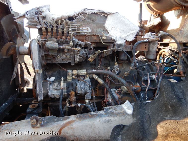 image for item MT9827 1998 New Holland 9282  4WD tractor