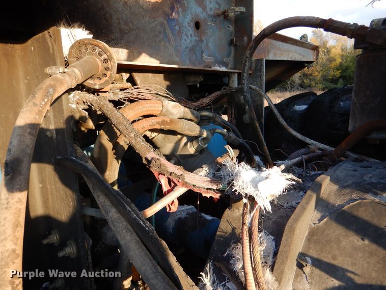 image for item MT9827 1998 New Holland 9282  4WD tractor