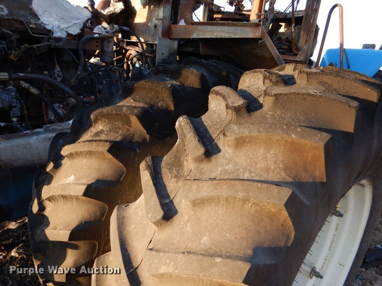 image for item MT9827 1998 New Holland 9282  4WD tractor