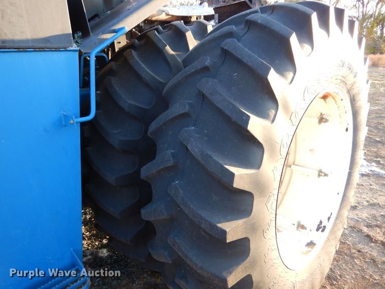 image for item MT9827 1998 New Holland 9282  4WD tractor