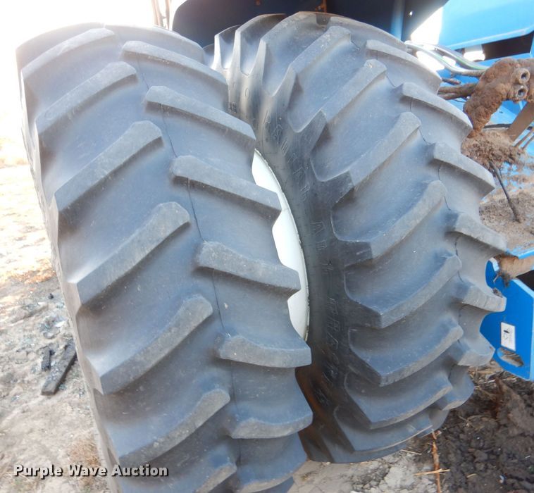 image for item MT9827 1998 New Holland 9282  4WD tractor