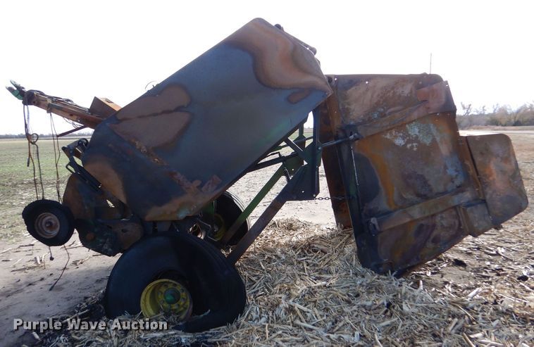 image for item MT9841 2017 John Deere 569 Mega Wide Plus  round baler