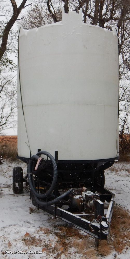 image for item MT9842 2011 Behnke  cone bottom nurse tank trailer