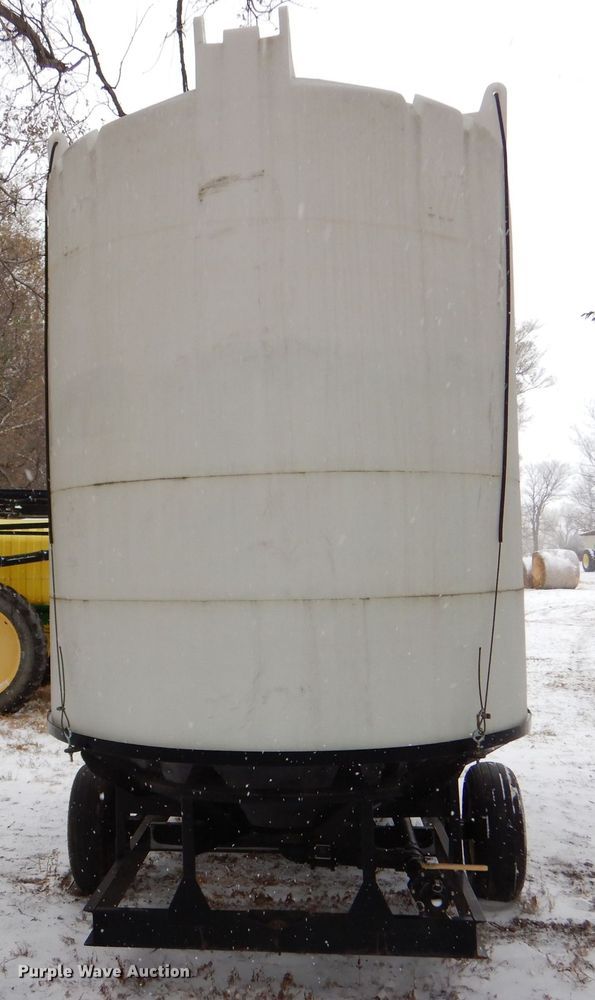 image for item MT9842 2011 Behnke  cone bottom nurse tank trailer