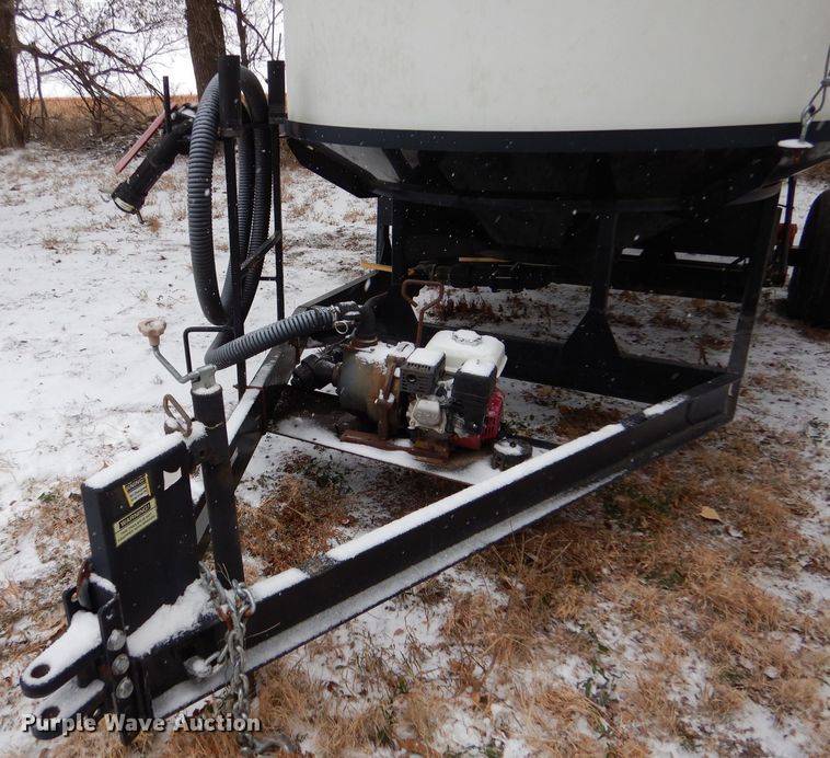 image for item MT9842 2011 Behnke  cone bottom nurse tank trailer