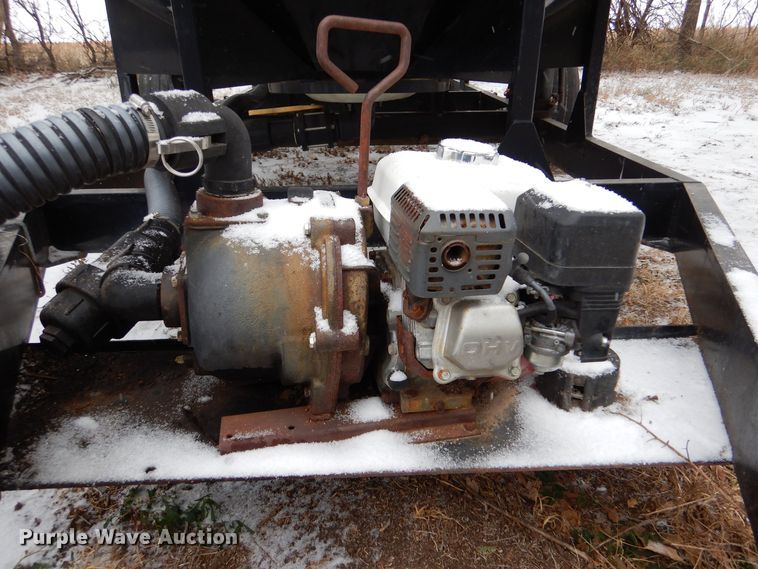 image for item MT9842 2011 Behnke  cone bottom nurse tank trailer