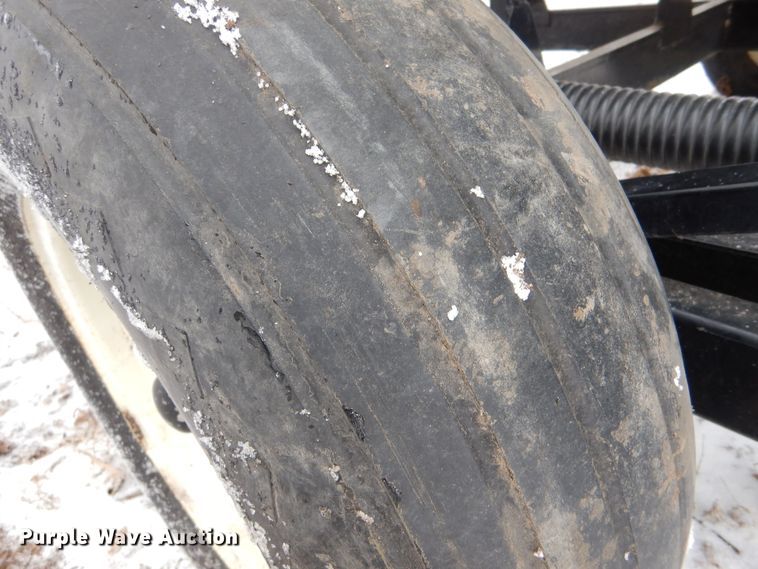 image for item MT9842 2011 Behnke  cone bottom nurse tank trailer