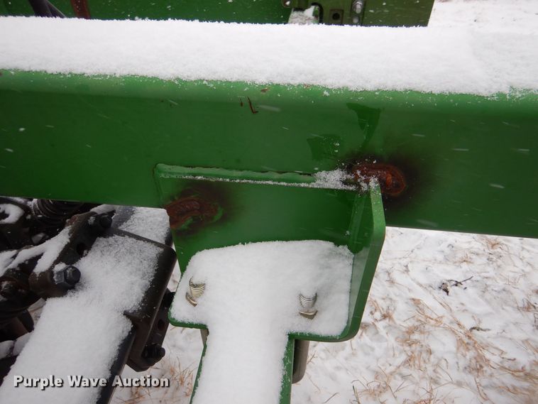 image for item MT9845 2004 John Deere 1890  air seeder