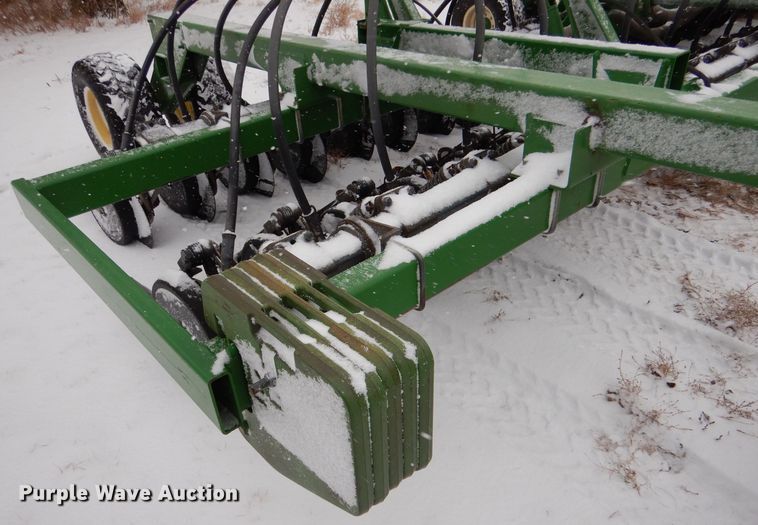 image for item MT9845 2004 John Deere 1890  air seeder