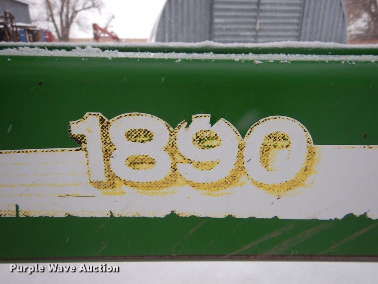 image for item MT9845 2004 John Deere 1890  air seeder