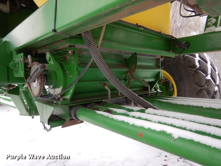 image for item MT9845 2004 John Deere 1890  air seeder