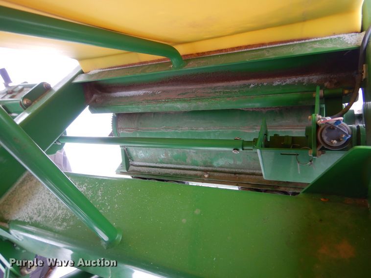 image for item MT9845 2004 John Deere 1890  air seeder