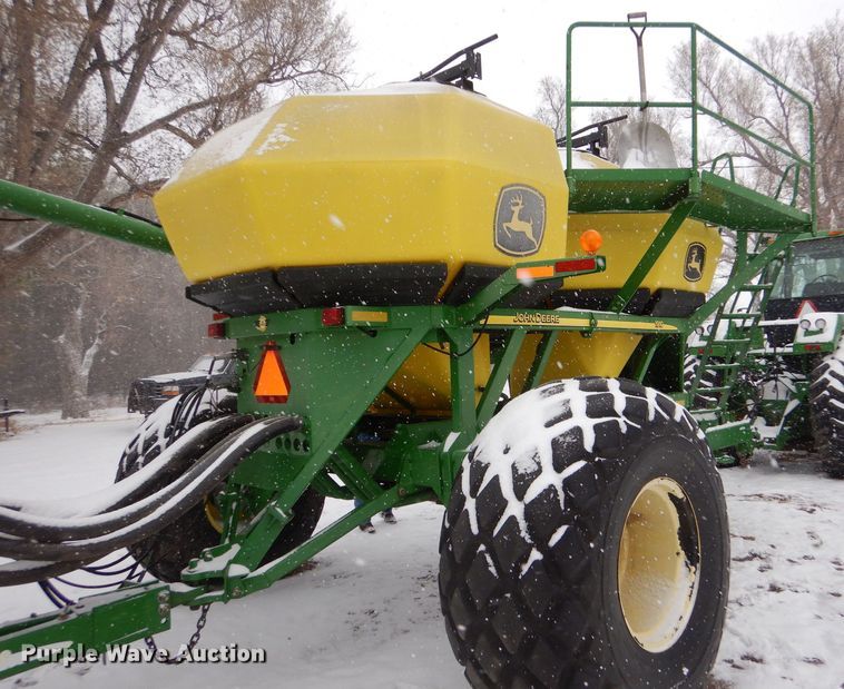 image for item MT9845 2004 John Deere 1890  air seeder