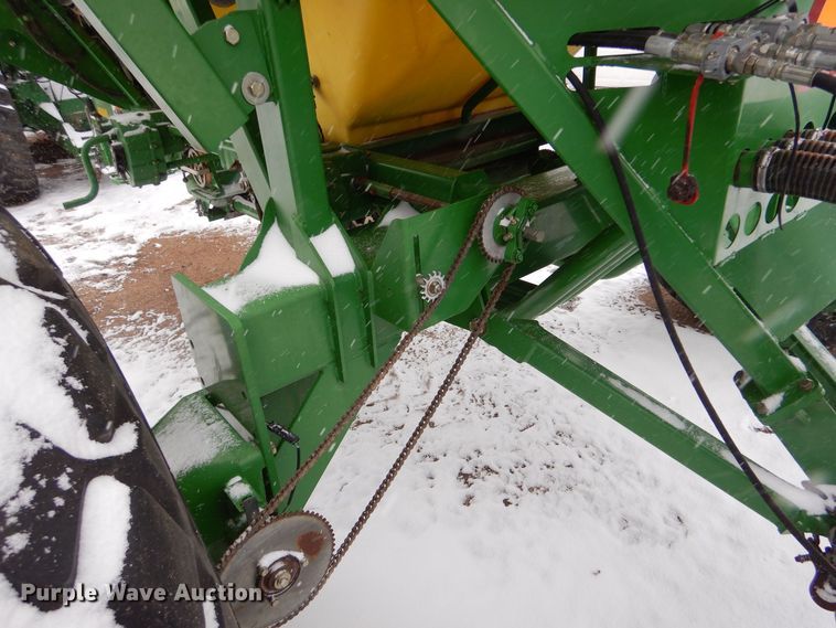 image for item MT9845 2004 John Deere 1890  air seeder