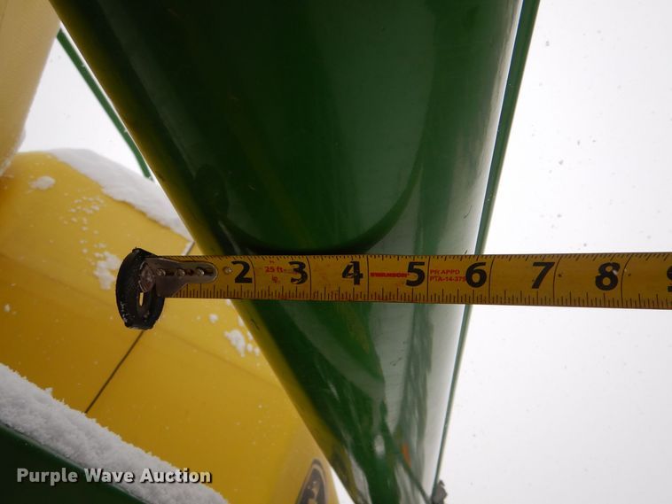 image for item MT9845 2004 John Deere 1890  air seeder