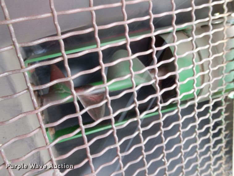 image for item MT9845 2004 John Deere 1890  air seeder