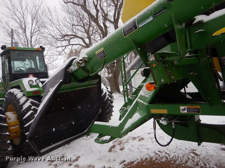 image for item MT9845 2004 John Deere 1890  air seeder