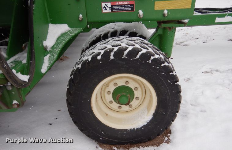 image for item MT9845 2004 John Deere 1890  air seeder