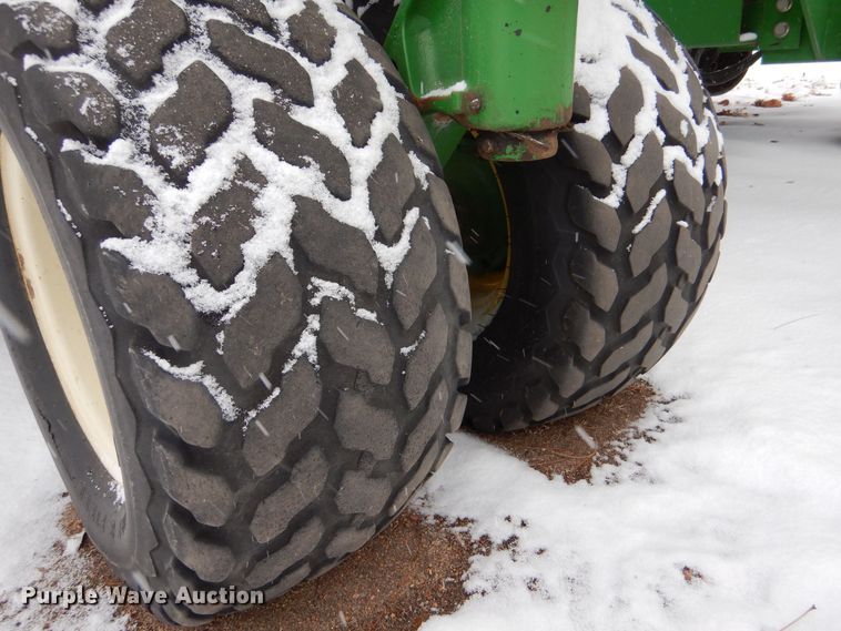 image for item MT9845 2004 John Deere 1890  air seeder