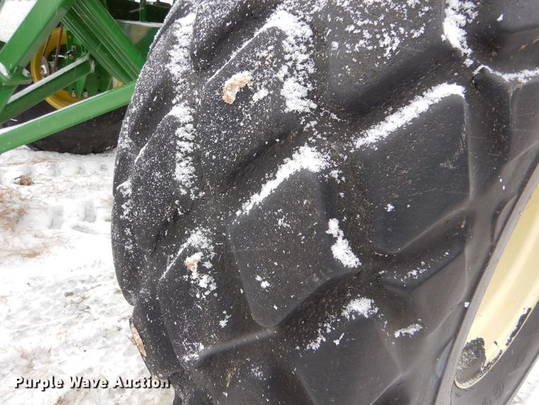 image for item MT9845 2004 John Deere 1890  air seeder