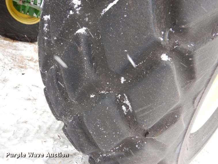 image for item MT9845 2004 John Deere 1890  air seeder