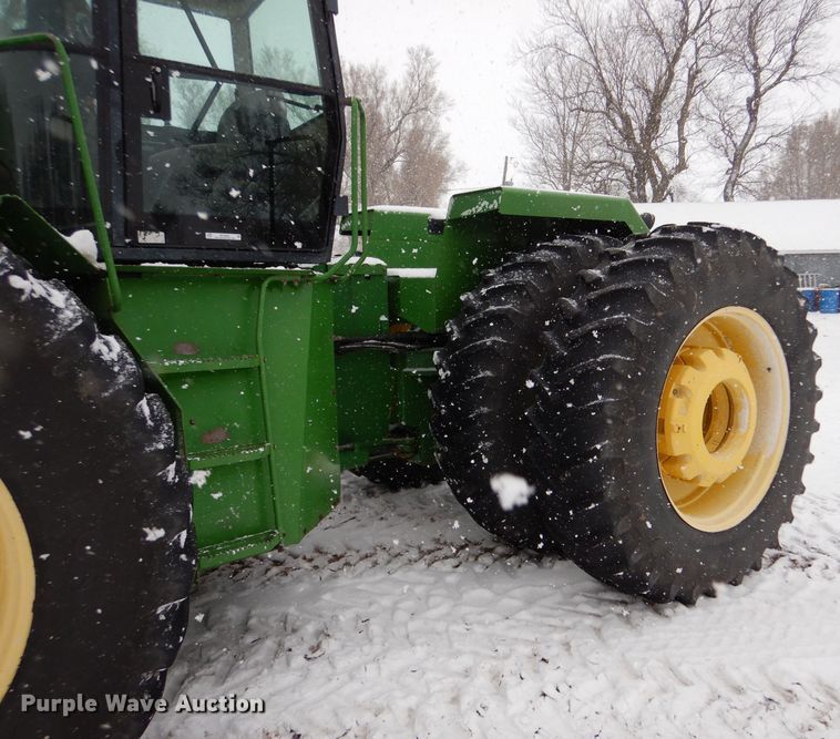 image for item MT9846 1996 John Deere 8870  4WD tractor