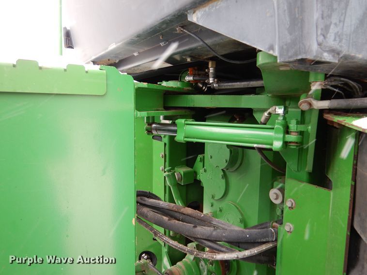 image for item MT9846 1996 John Deere 8870  4WD tractor