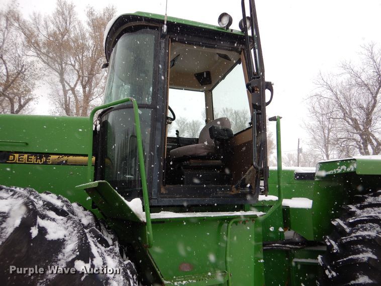 image for item MT9846 1996 John Deere 8870  4WD tractor