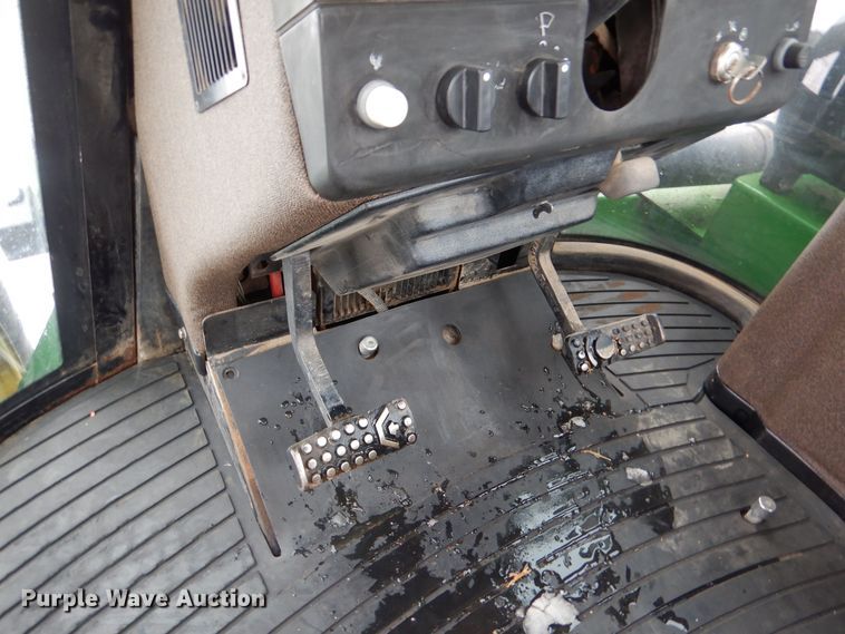 image for item MT9846 1996 John Deere 8870  4WD tractor