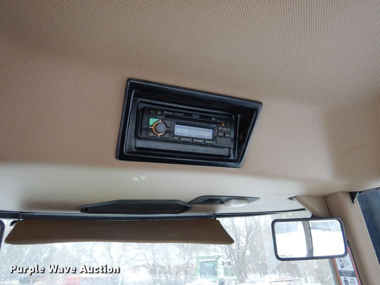 image for item MT9846 1996 John Deere 8870  4WD tractor