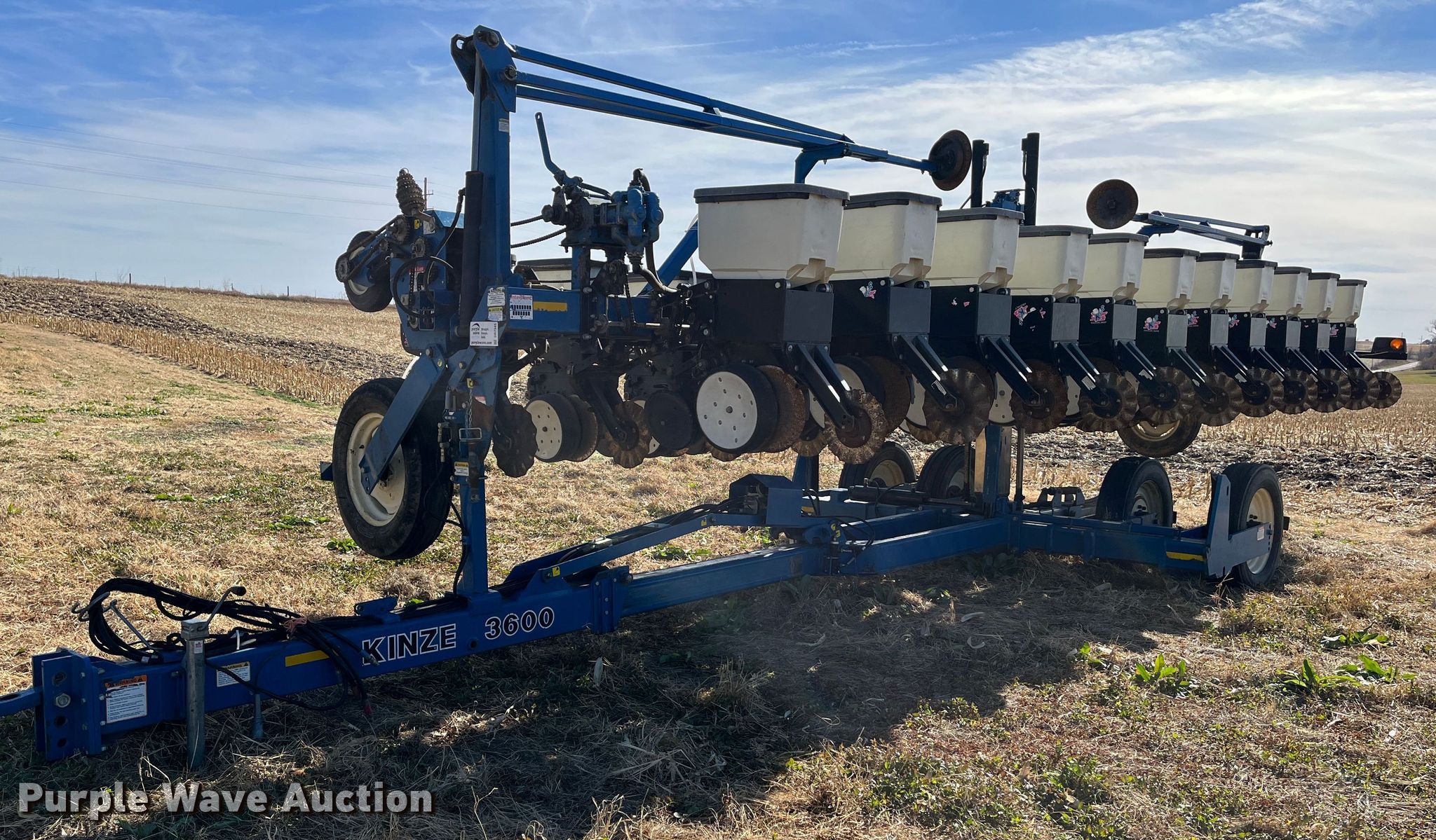 Kinze 3600 planter in Bendena, KS Item DR7345 sold Purple Wave