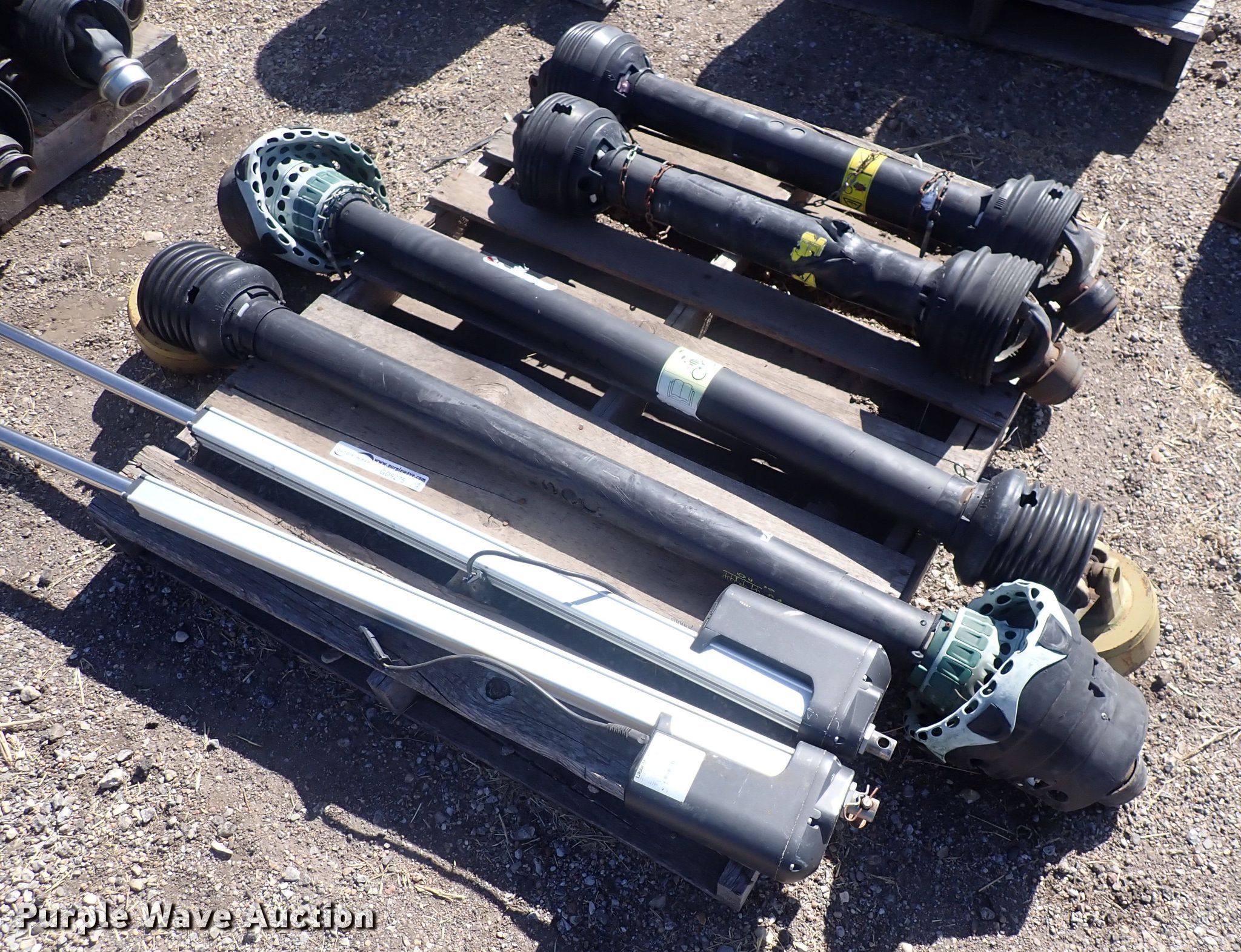 Ag equipment parts in Hesston, KS Item GD9275 sold Purple Wave