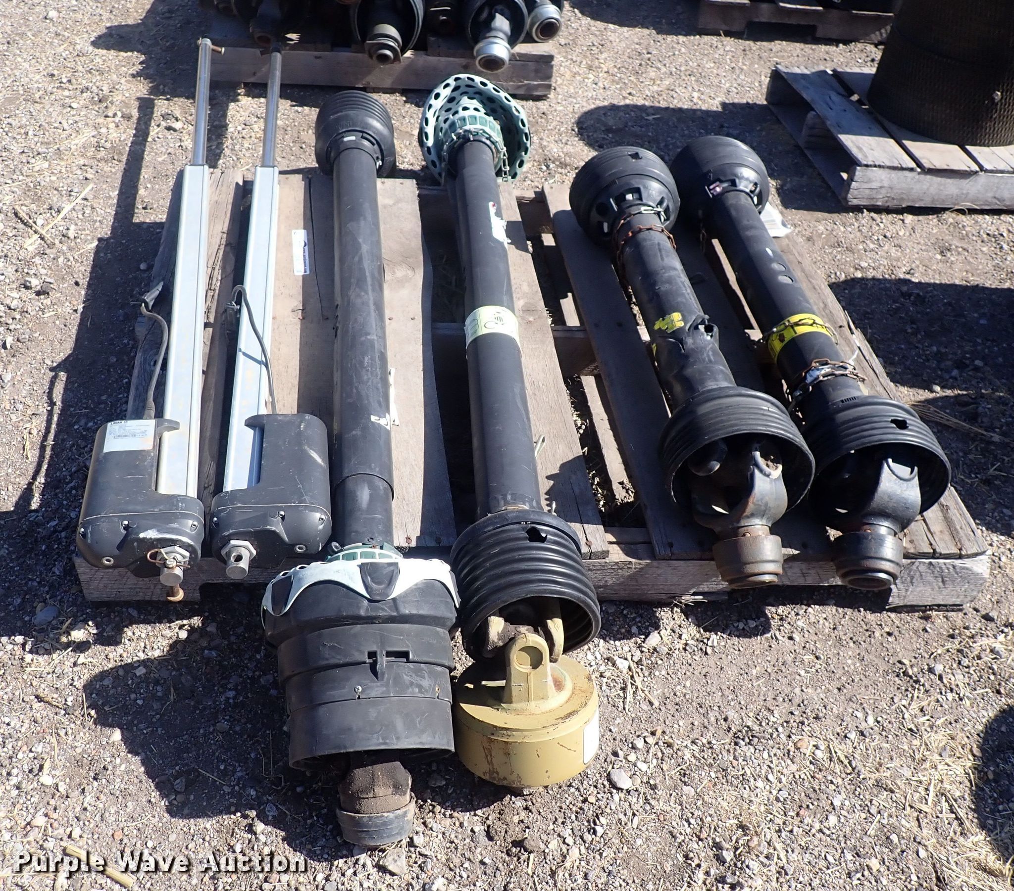 Ag equipment parts in Hesston, KS Item GD9275 sold Purple Wave