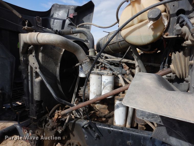 image for item DF8188 1997 Mack CH613  semi truck