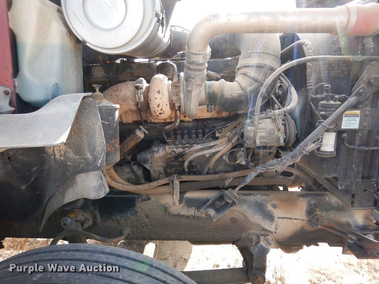 image for item DF8188 1997 Mack CH613  semi truck