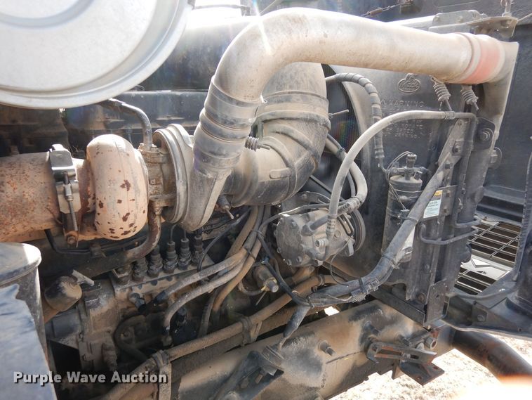 image for item DF8188 1997 Mack CH613  semi truck