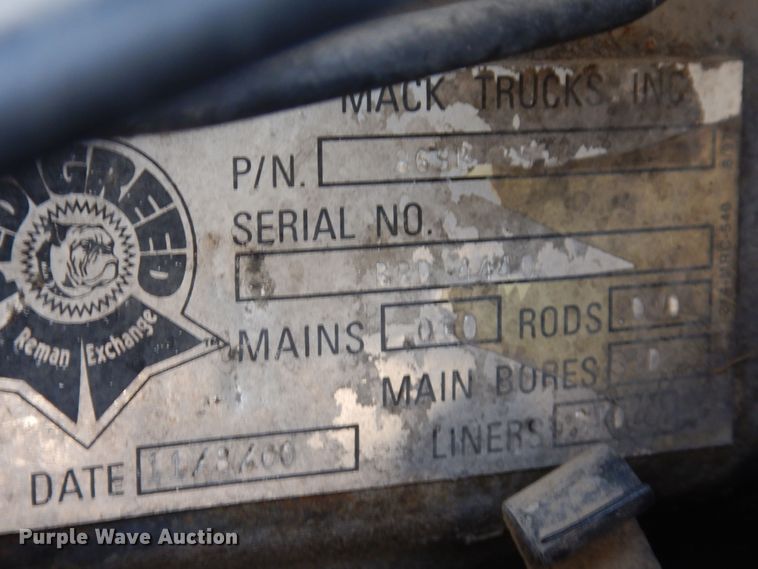 image for item DF8188 1997 Mack CH613  semi truck