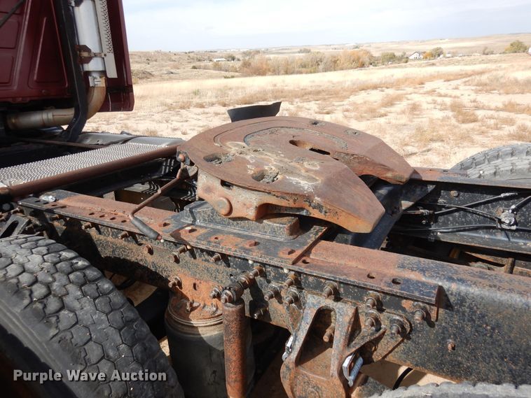 image for item DF8188 1997 Mack CH613  semi truck